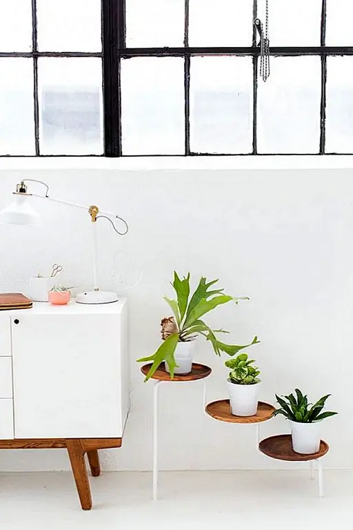 Как вы можете противостоять взлому, когда он из ИКЕА? Этот проект занимает стенд завода IKEA и превращает его в акацию. Это настолько современная среда, что ваш дом просто должен иметь это. (через сахара и ткани)