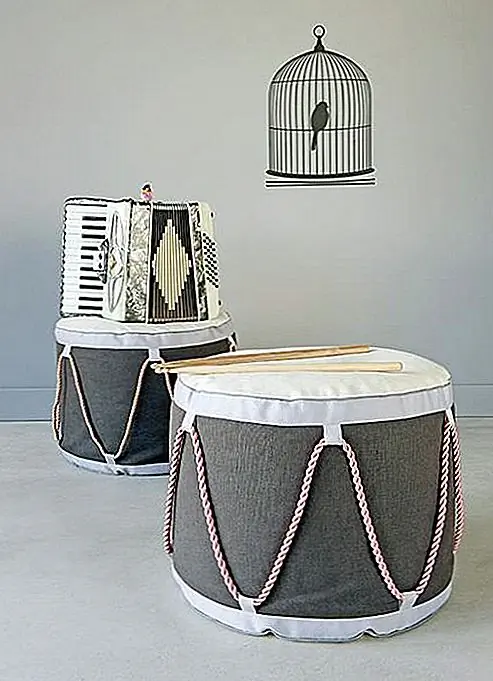 Да, вы тоже можете сделать это! Создайте большую удобную подушку для ваших детей, чтобы сломать прочитанную книгу. Но не просто сделайте это одним веселым цветом, а как сделать его похожим на гигантский барабан? Это принесет больше удовольствия в комнату, больше удовольствия для детей и больше воображения, когда они играют! Просто найдите правильный учебник, чтобы помочь вам в этом.