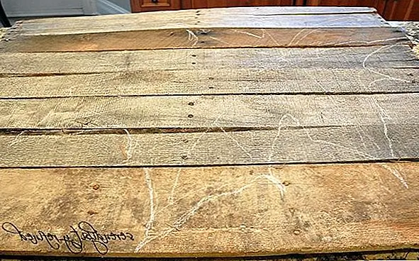 Красивый знак поддонов DIY для осенней каминной полки