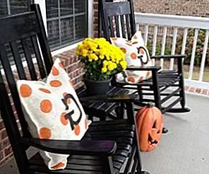 10 DIY Burlap Fall Decorations