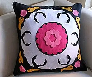 Как создать бюджетную фальшивую подушку с использованием фетра