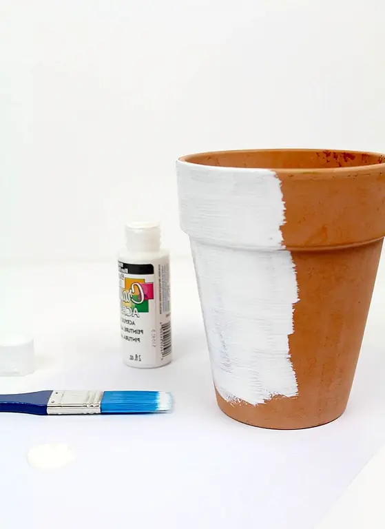 Вы можете нарисовать внутреннюю часть плантатора, если хотите, но я оставил этот шаг, поскольку мой внутренний горшок растения покрывает это.