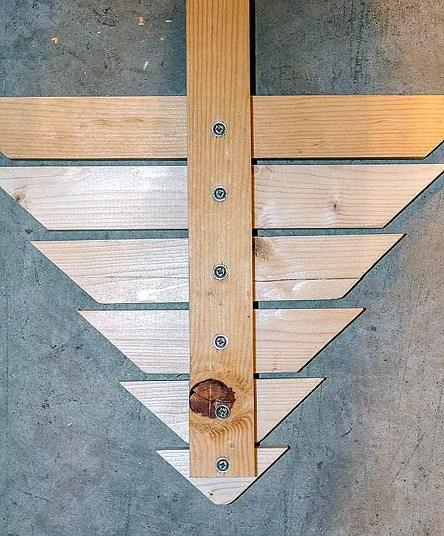 Вот и все! Очаровательный способ создать забавную праздничную тему из деревянных обрывков.