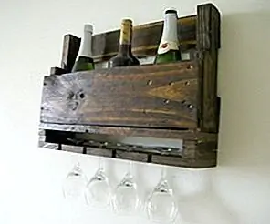 DIY настенные винные шкафы из поддонов