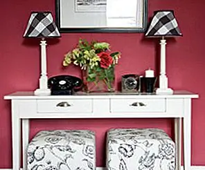 Тувинский стол с ящиками