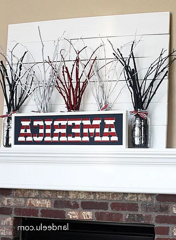 Вот что вы можете показать на своей каминной полке 4 июля: знак «Америка». Вы можете сделать один из деревянной доски и несколько букв, которые вы можете нарисовать на доске или которые можно склеить на месте. Наклейки могут работать тоже, но вам может быть трудно найти правильные в нужном размере. Предложение, данное на landeeseelandeedo, состоит в том, чтобы просто использовать деревянные буквы и настроить их с помощью красок для ремесла.