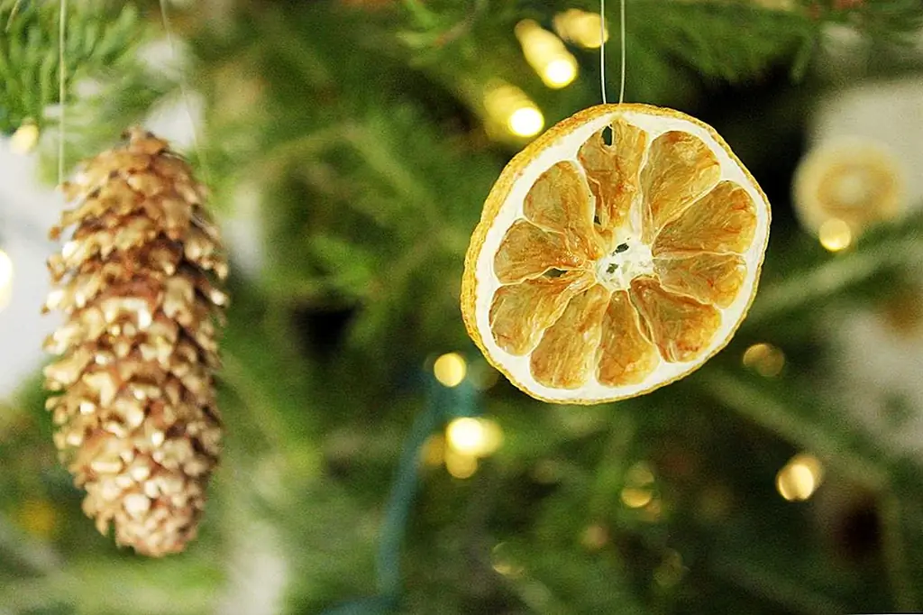 Найдите здесь супер-простой учебник по золотым блескам.