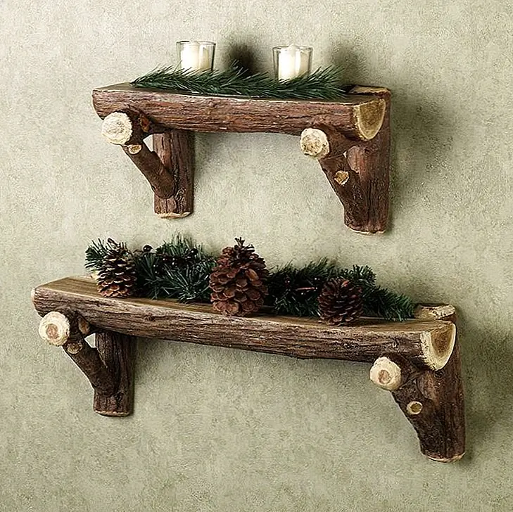 Полки для журналов также могут быть декоративными. Они могут выделяться самостоятельно, без каких-либо других декоративных особенностей, но, конечно же, вы также можете отображать несколько вещей, таких как свечи, сосновые шишки, фотографии и другие предметы. Доступно на Touchofclass.