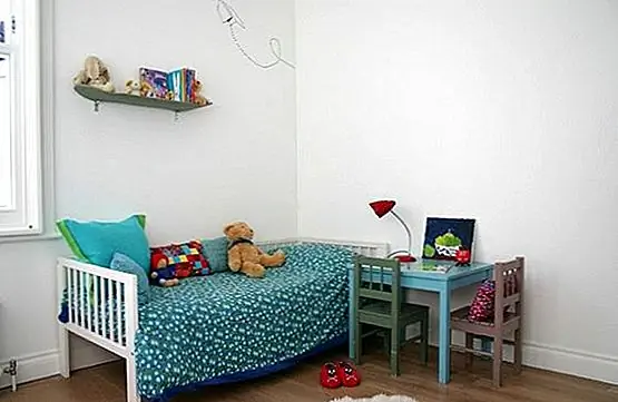 Достаточно одной полки для скейтборда, чтобы декорировать комнату. Возможно, это цвет, форма, размер, расположение или простой факт, что он сделан из скейтборда, который привлекает внимание к этим частям. Независимо от всех этих аспектов, одно остается неизменным: оригинальность дизайна.