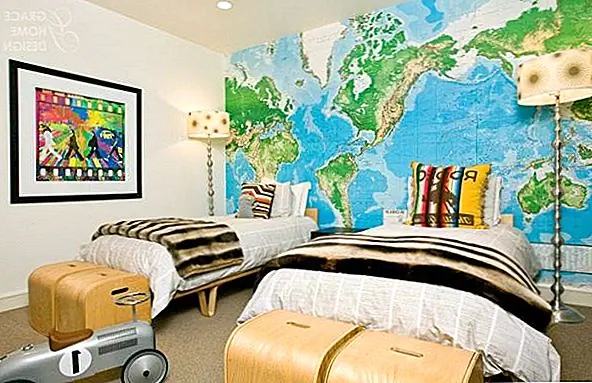 - Книжные полки не выше, чем может достичь ваш ребенок (иначе они не будут использовать его и определенно не будут очищать!). Система стеллажей будет вмещать все разные вещи, в которые входят ваши дети … делятся на разделы и используют бункеры, которые может видеть ваш ребенок (я люблю корзины из металлической сетки или тканые корзины). Крючки отлично подходят для костюмов, шляп, висит Барби … независимо от … другого способа получить вещи с пола.