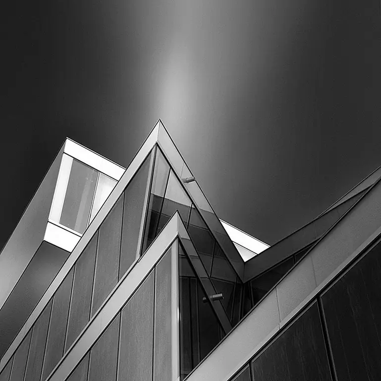 Найдите место, где никто не был, здание, которое обычно не фотографируется, и не бросайте вызов. Источник изображения: фотография и архитектура