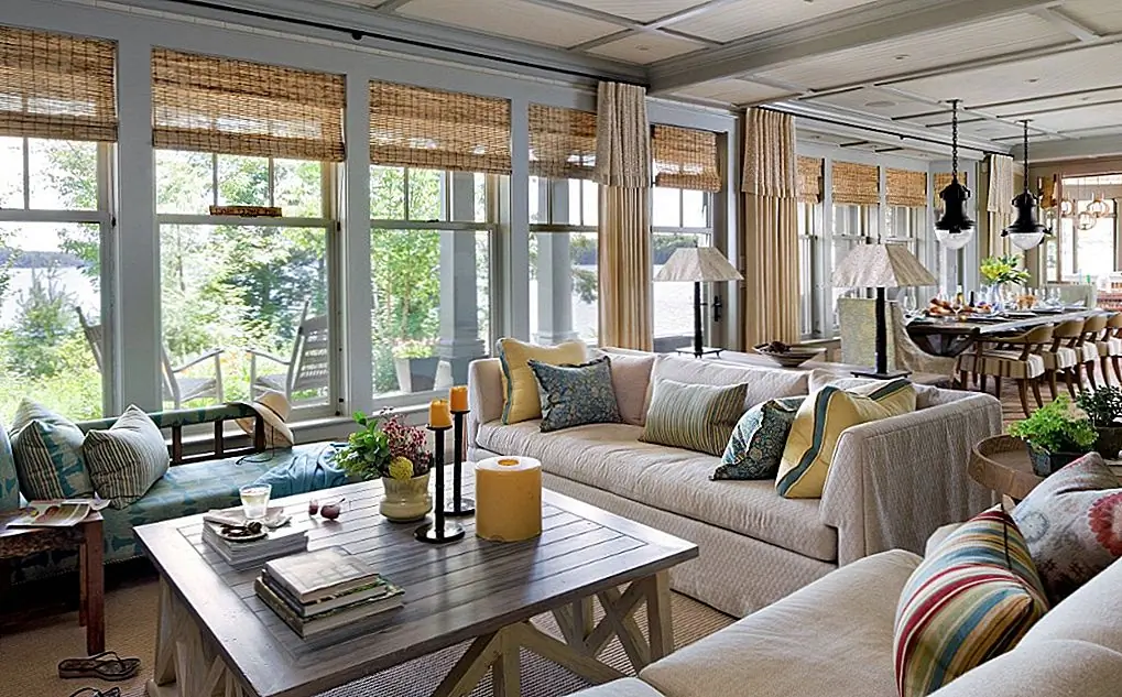 Баланс современных предметов с винтажной отделкой. Изображение: Lisa Stevens & Company Inc.