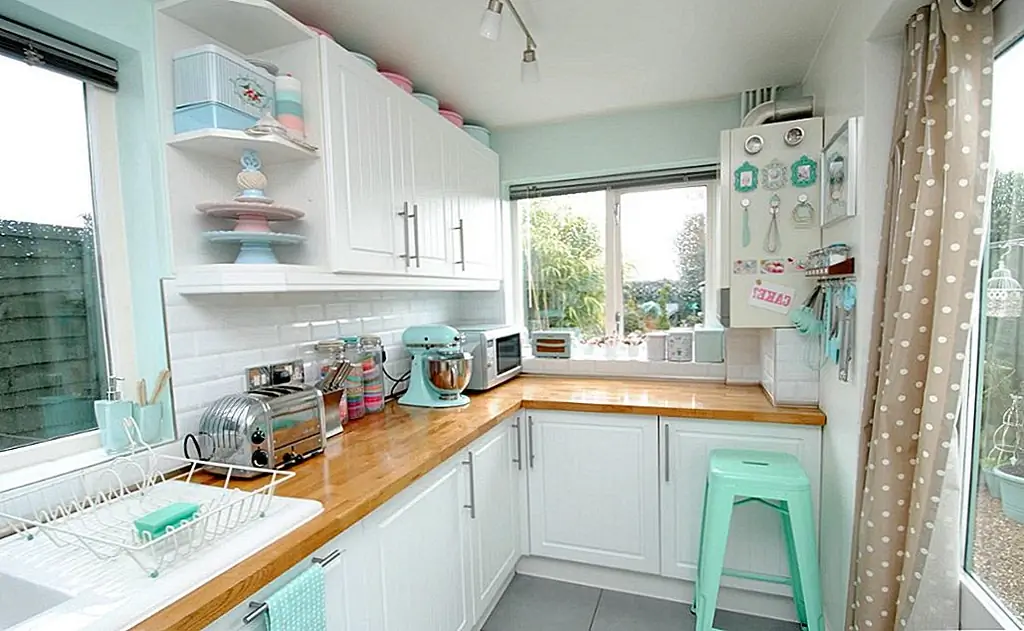 Не забудьте включить старинные цвета и узоры. Изображение: Torie Jayne