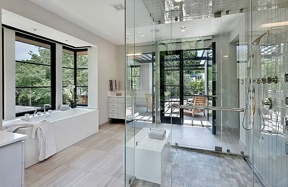 Воспроизведите естественный свет для мгновенного роскошного ощущения. Изображение Via: Stocker Hoesterey Montenegro