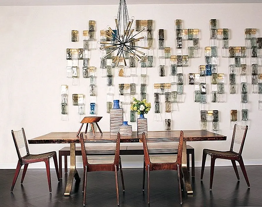 Всегда выбирайте искусство стены, которое вы любите. Изображение Via: Amy Lau Design