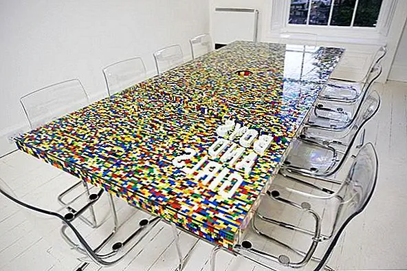 Прохладный конференц-зал, сделанный из блоков LEGO