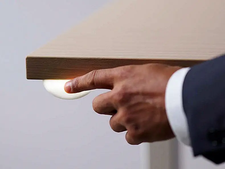 Нажатие на модуль инициирует предпочтительную настройку пользователя. Изображение: Herman Miller