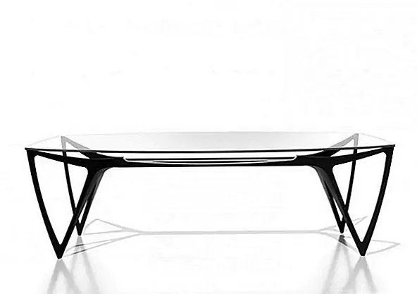 Mercedes-Benz выпускает новую коллекцию мебели для автолюбителей