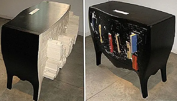 Неожиданный пульт и шкаф для хранения расширяются, когда он используется