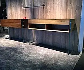 Изящные дизайны мебели с прозрачными стеклянными ногами