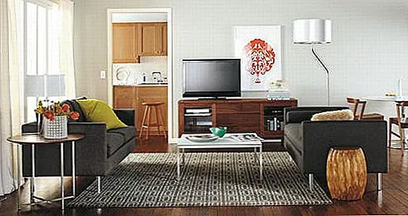 Шкаф выполнен в Вермонте, и это настоящая классика. Он имеет такие детали, как столярные изделия с пазами и шипами, и изготовлен из твердого ореха. Шкаф для инструментов Anders доступен в двух цветах: сплошной вишневый и твердый грецкий орех. Обе версии одинаково функциональны и красивы.