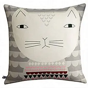 Еще одно интересное украшение для дома - это симпатичная подушка. Он сделан из 100% хлопка, и он поставляется в сером / розовом цвете. Подушка имеет большое дружелюбное лицо Мога, напечатанное спереди, а хвост напечатан на оборотной стороне. Размеры подушки составляют 44 см х 44 см.