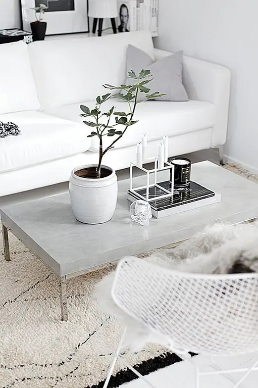 Варианты DIY многочисленны. Вы даже можете использовать базу старого стола и просто добавить бетонную вершину. Вы можете дать ему полированную отделку и объединить различные материалы по-своему.