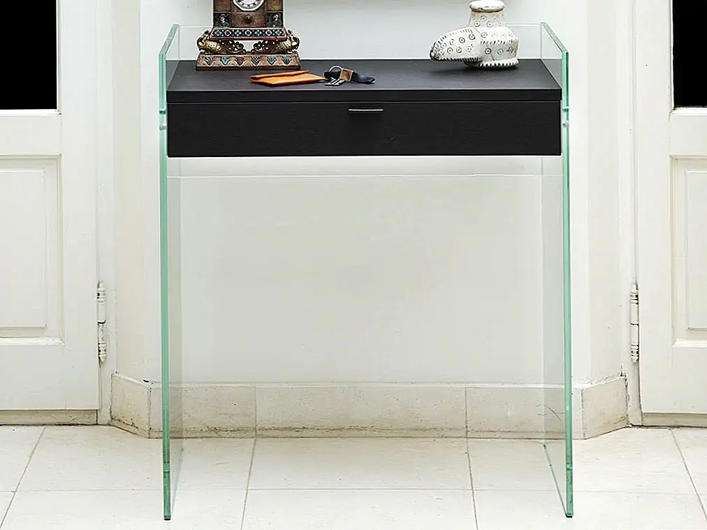 Стол Zen 13 имеет дизайн, подобный классической французской консоли, описанной только сейчас. Он поддерживается прозрачными стеклянными элементами и имеет деревянный серый ящик венге. Он может использоваться как вспомогательный предмет для коридоров или жилых комнат, а также для домашних офисов.