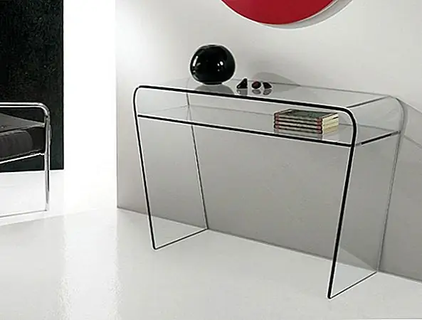 Аналогичным образом, консольный стол Saphiria также выполнен из стекла. Разница в том, что он имеет гладкие кривые вместо резких геометрических углов и линий таблицы Пенроуза. Дизайн прост и прозрачен, благодаря чему таблица выглядит элегантно и шикарно в самых разных настройках.