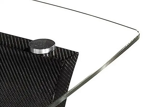 Из-за материалов и сложного процесса, связанного с созданием этого продукта, доставка займет от 6 до 7 недель. Кофейный столик весит 50,8 фунтов, и он не требует сборки. Размеры этой необычной детали составляют 49,7 "L x 27,6" W x 13,8 "H. Другие аналогичные изделия, также изготовленные из углеродного волокна, представляют собой статую углерода Kedo S-3 Ritratto Carbon Fiber Romano Costi, углеродное волокно Kedo V-7 Artisan Tray и Kedo X-1 Carbon Fiber Lounge Chair. Доступно за $ 2,540.