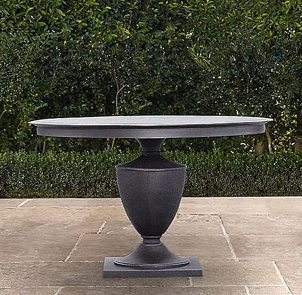 Круглый обеденный стол Klismos