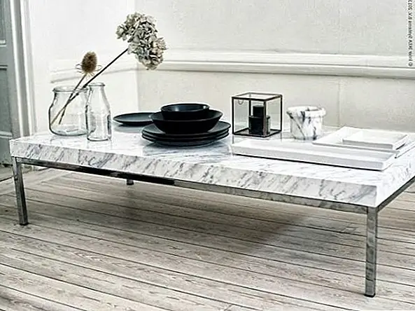 Разумеется, это будет не так элегантно или красиво, как настоящий мрамор, но если ваш бюджет будет напряженным, вы можете подумать о том, чтобы использовать стратегии, стоящие за этим столиком из мраморного дома DIY от Ikea. Это журнальный столик Klubbo, настроенный с небольшим количеством клейкого мраморного винила. Я не могу сказать, что я ненавижу это, по крайней мере, для временного, пока не появится настоящая вещь!