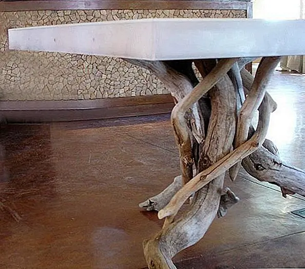 Так как основание таблицы является наиболее привлекательным и интересным элементом, его также можно заказать отдельно. Таким образом, вы можете использовать свое собственное стекло, камень, деревянную столешницу и создать оригинальный вид. Вы можете приобрести только один пьедестал за 40% стоимости всего Float Dining Table. Это очень интересная и красивая мебель.