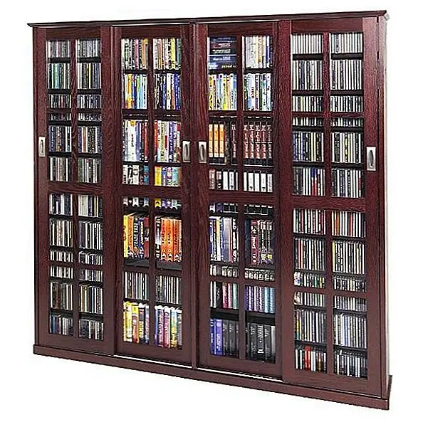 Мультимедийный шкаф с 36 регулируемыми полками