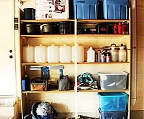 DIY Быстрые и простые встроенные настенные гаражные полки