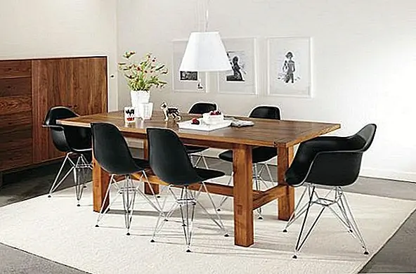 Простой и шикарный обеденный стол Howe