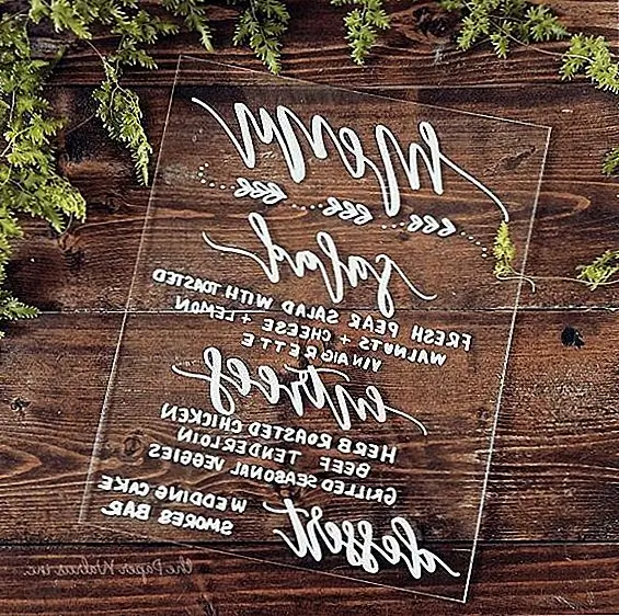 Любите люцита, но не можете позволить себе большие перемены? Возьмите несколько простых квадратов и используйте их, чтобы отобразить свое меню для всех ваших обедов и праздничных вечеров отныне до вечности. (через Happy Wedd)