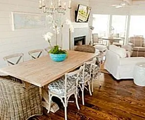 Украсьте небольшими бирюзовыми аксессуарами для большого удара в вашем декоре