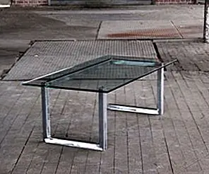 Линейный стеклянный стол из журналов Spare Contemporary
