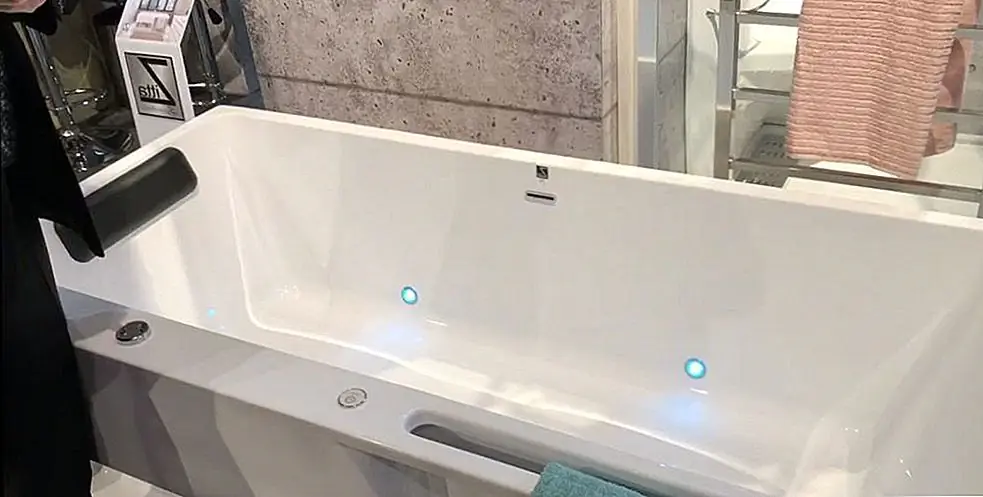 Музыка, огни и драма - все для вашей ванны! Благодаря ванне с поддержкой Bluetooth от Zitta можно модернизировать процесс купания до новых уровней. Встроенные динамики и лампы, которые меняют цвет, встроены в ванну. Затем их можно контролировать с помощью приложения и смартфона. Теперь это то, что мы называем настройкой настроения!