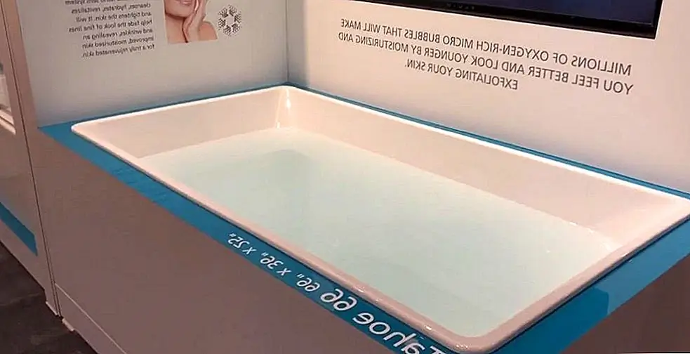 Nano Sens от Oceania - революционная новая ванна под давлением, которая создает микропузырьки в воде. Микро пузырьки, как говорят, достаточно малы, чтобы проникнуть через поры в вашей коже, принося больше кислорода в кожу. Этот бренд не только глубоко очищает вашу кожу, но и стимулирует обновление клеток. Пузыри могут сделать больше, чем просто сделать вашу кожу мягкой - она может облегчить симптомы псориаза и экземы.