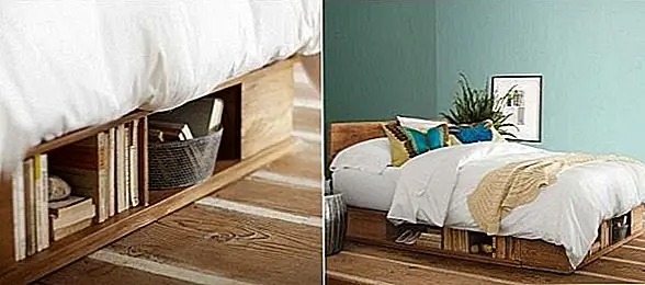 Винтажная еловая кровать с кладовой