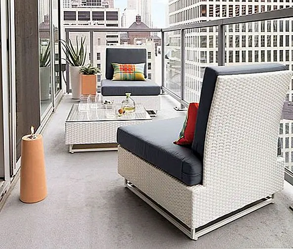 Белая балконная мебель