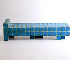 Сетка-сетка и соответствующий табурет - пара необычных и знакомых предметов мебели