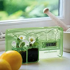 Часы с питанием от воды