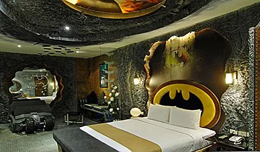 Забронировать The Batman Hotel Room за $ 50 за 3 часа
