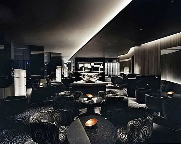 Современный бар и лаундж в Токио, Япония