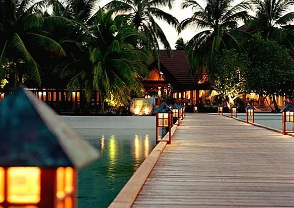 Курумба Мальдивы, первый частный островный курорт