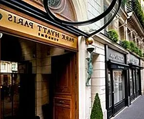 Превосходный 5-звездочный отель в городе огней