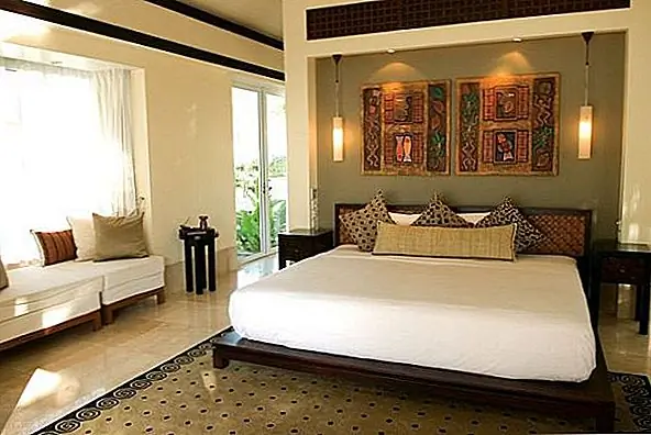 Вы также можете посетить ресторан для свежих фруктов, пирожных и горячих блюд, прежде чем отправиться на романтическую прогулку по пляжу. Это потрясающий опыт. Место отличное, и взгляды абсолютно прекрасны. И для тех, кто заинтересован, вы также должны знать, что вы можете наслаждаться всем, что за £ 3,495 за 7 ночей на человека, цена, которая включает в себя международные экономические рейсы, все трансферы и завтрак в вилле Hillside Pool Villa.